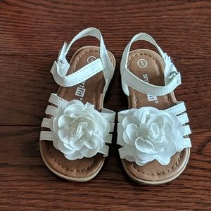 Toddler white flower sandal